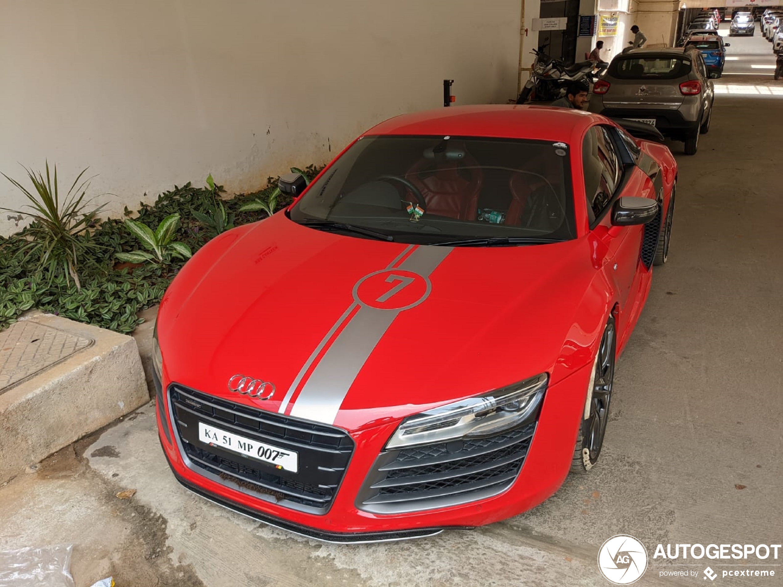 Audi R8 V10 Plus 2013