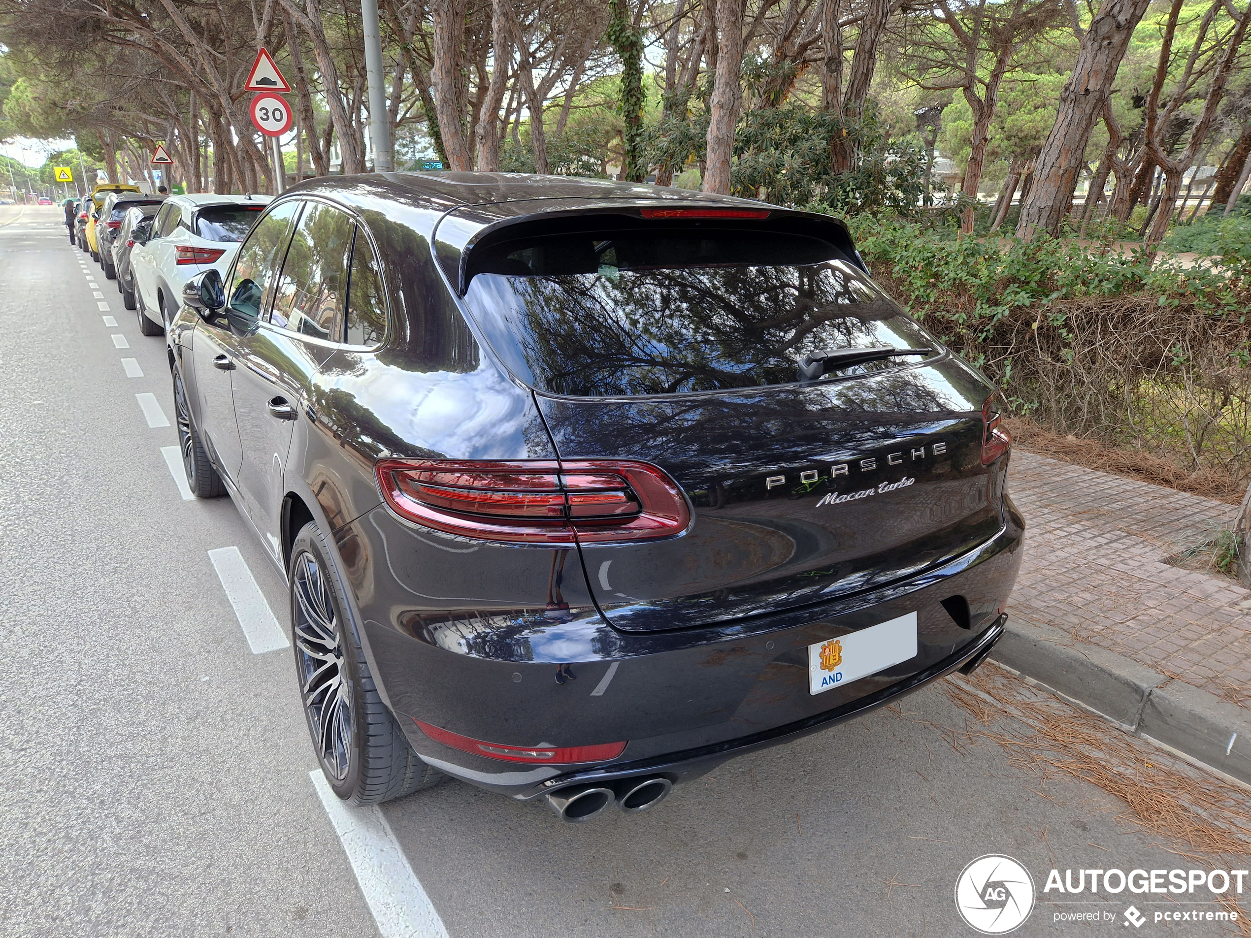 Porsche 95B Macan Turbo