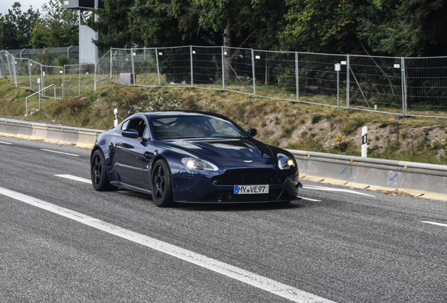 Aston Martin V8 Vantage 2012