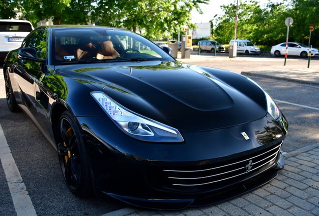 Ferrari GTC4Lusso