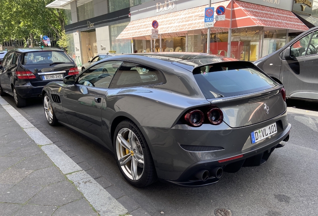 Ferrari GTC4Lusso