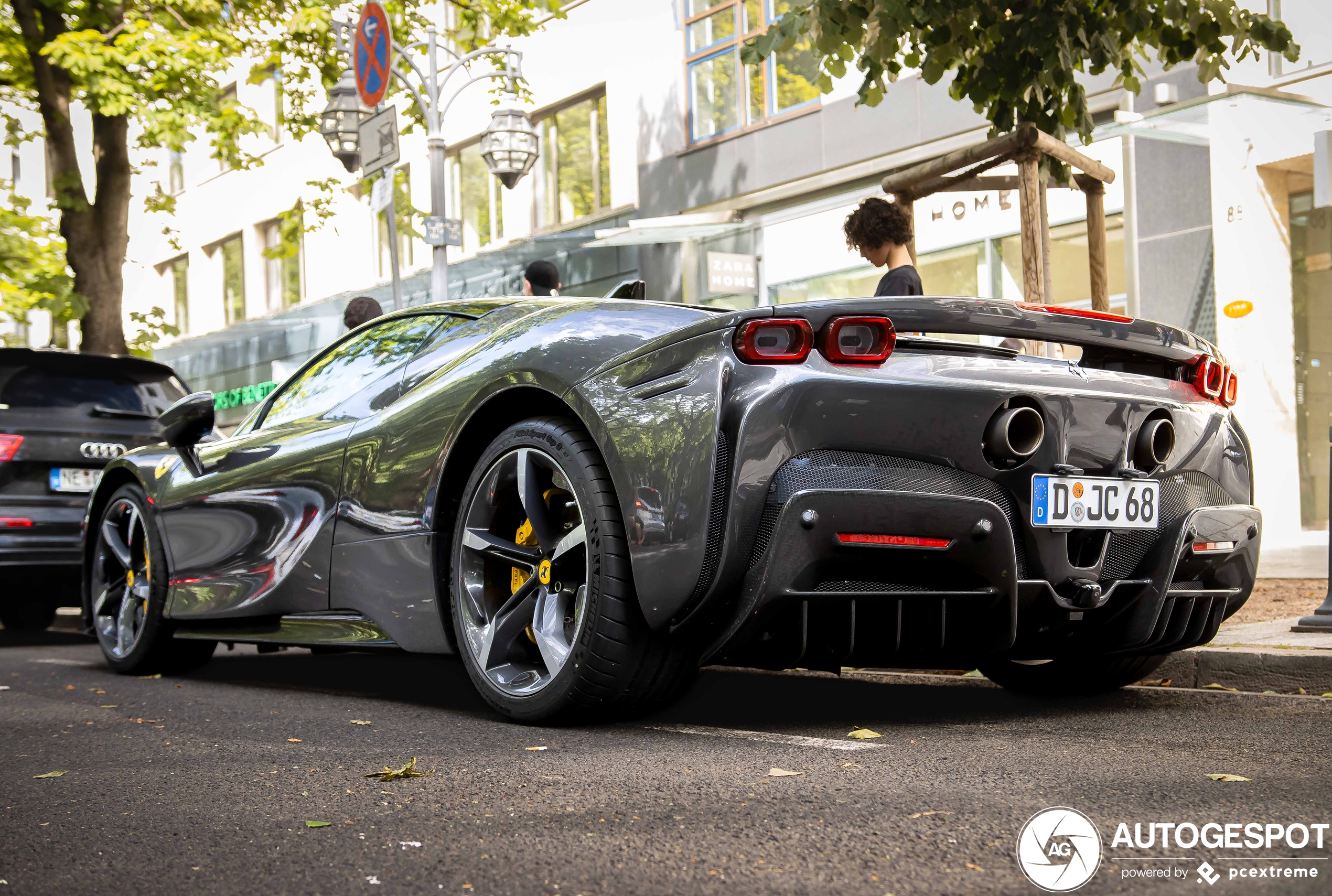 Ferrari SF90 Stradale