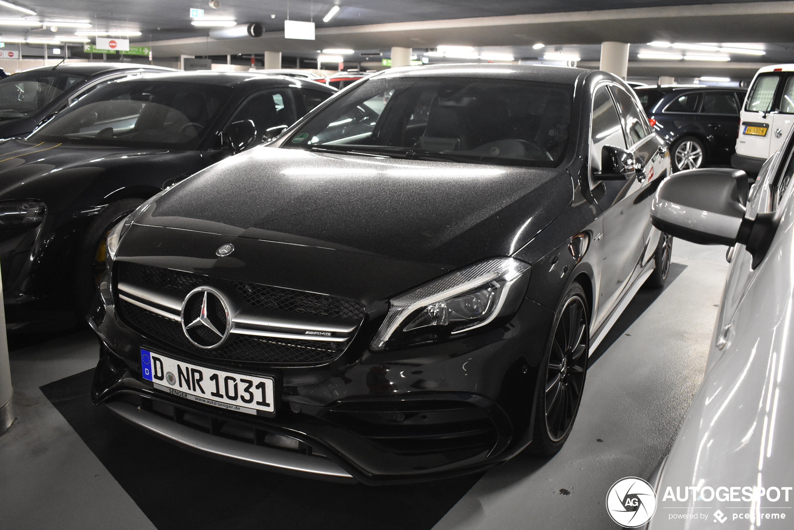 Mercedes-AMG A 45 W176 2015