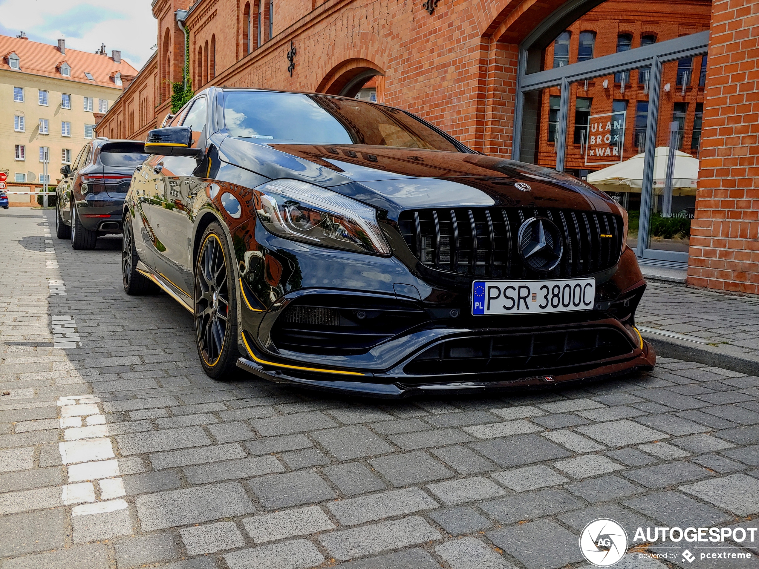 Mercedes-AMG A 45 W176 Yellow Night Edition