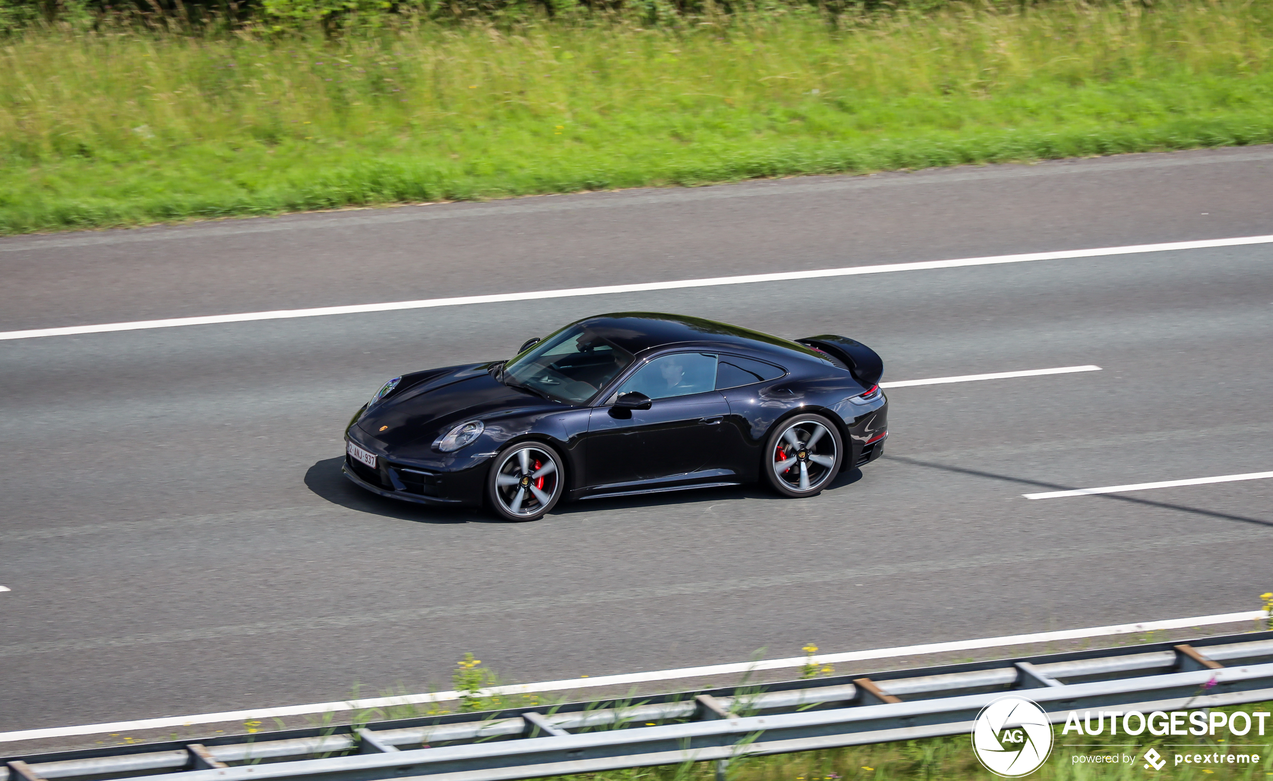 Porsche 992 Carrera 4S