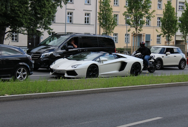 Lamborghini Aventador LP700-4 Roadster