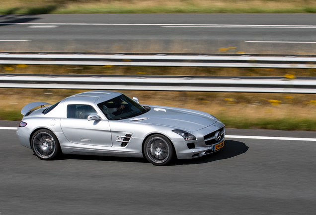 Mercedes-Benz SLS AMG