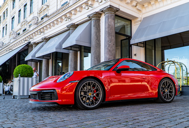 Porsche 992 Carrera 4S