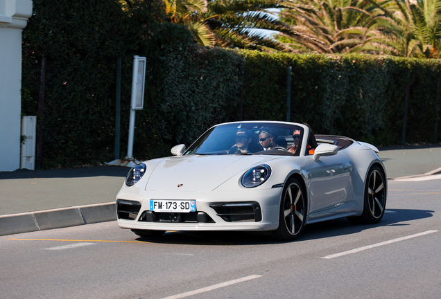 Porsche 992 Carrera 4S Cabriolet