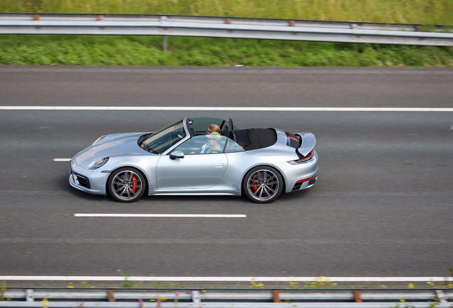 Porsche 992 Carrera 4S Cabriolet