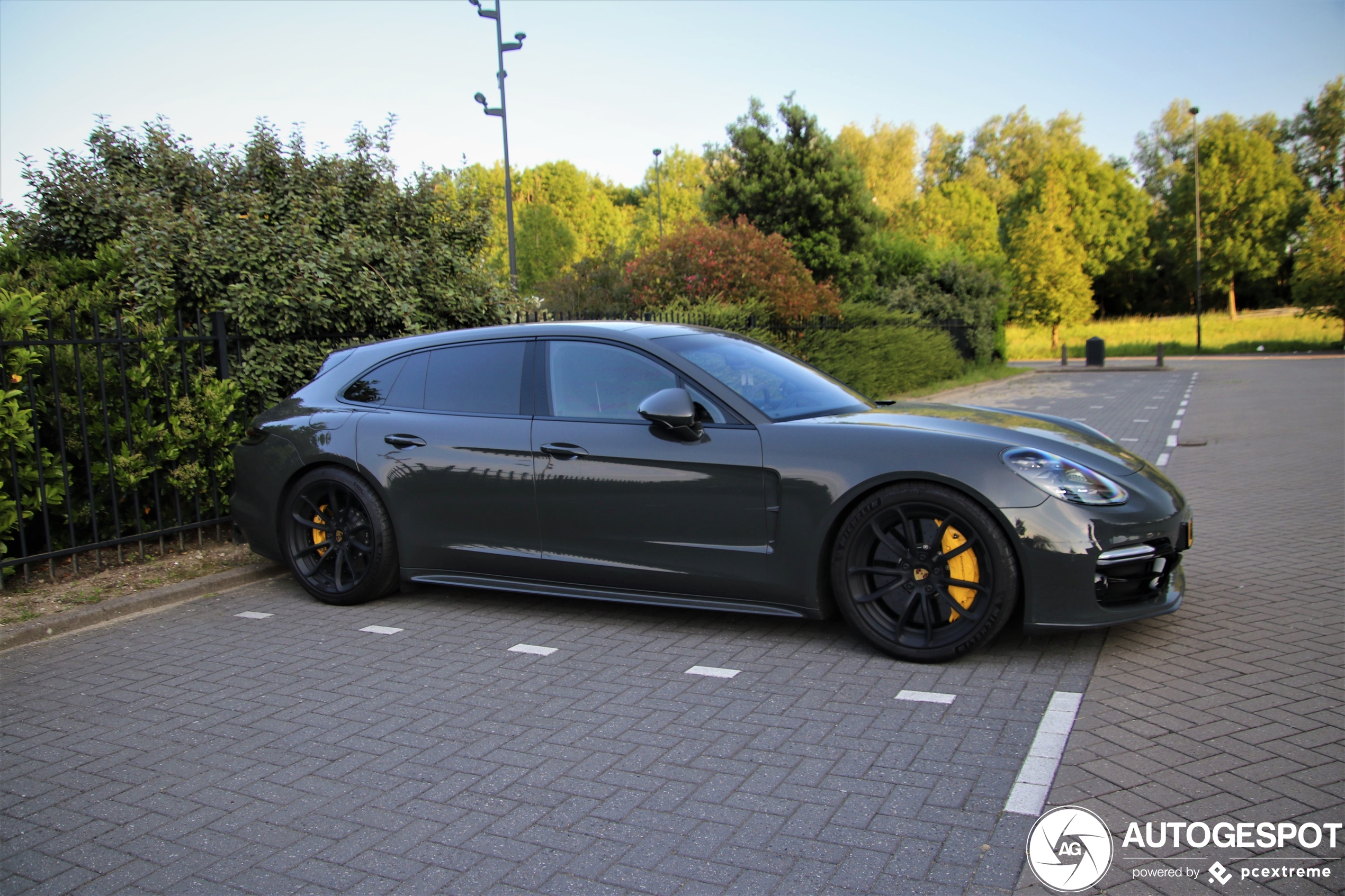 Porsche 971 Panamera Turbo S E-Hybrid Sport Turismo