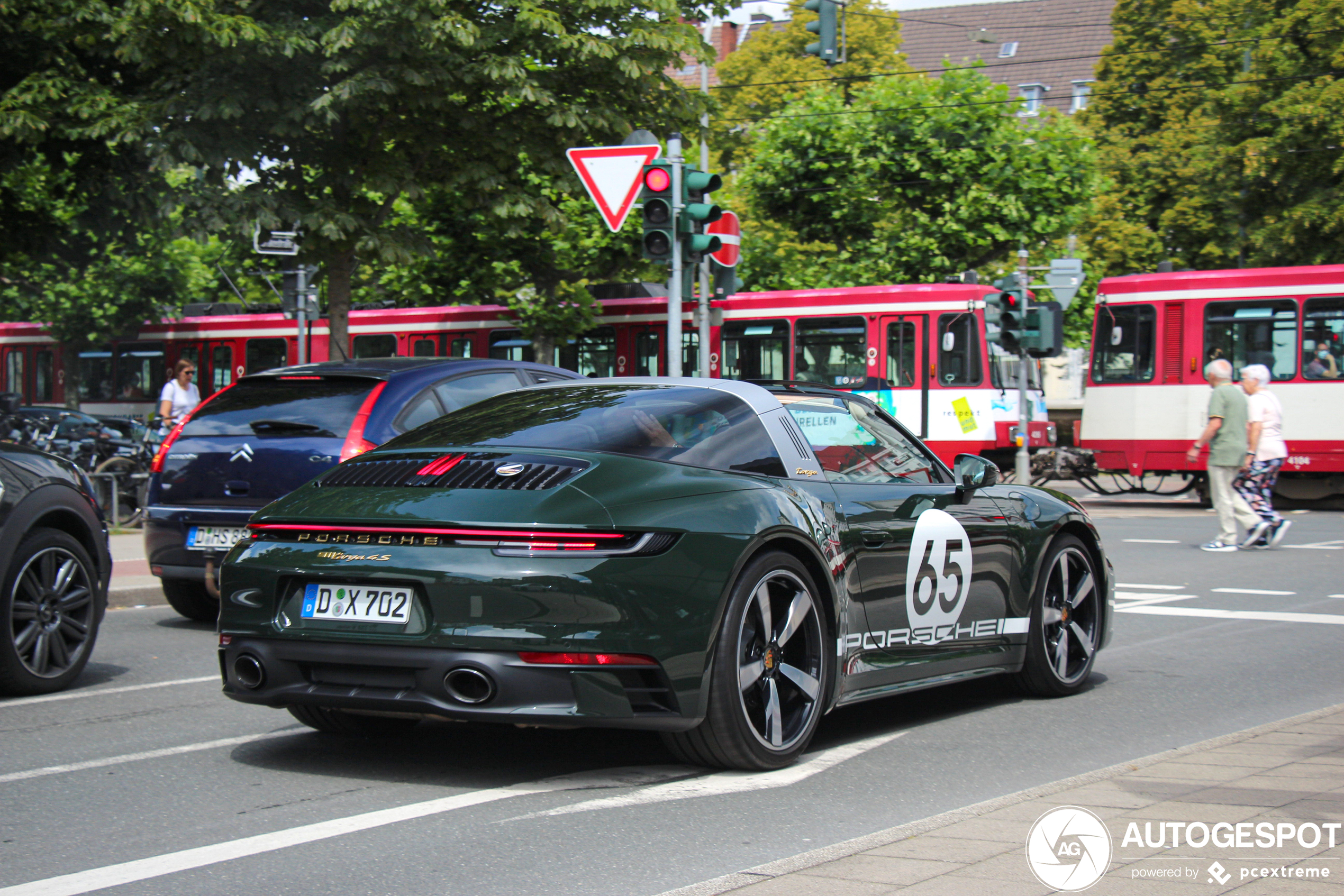 Porsche 992 Targa 4S Heritage Design Edition