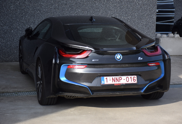 BMW i8