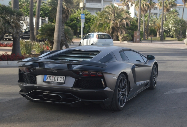 Lamborghini Aventador LP700-4