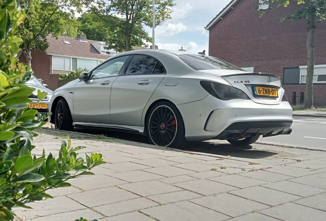 Mercedes-Benz CLA 45 AMG C117