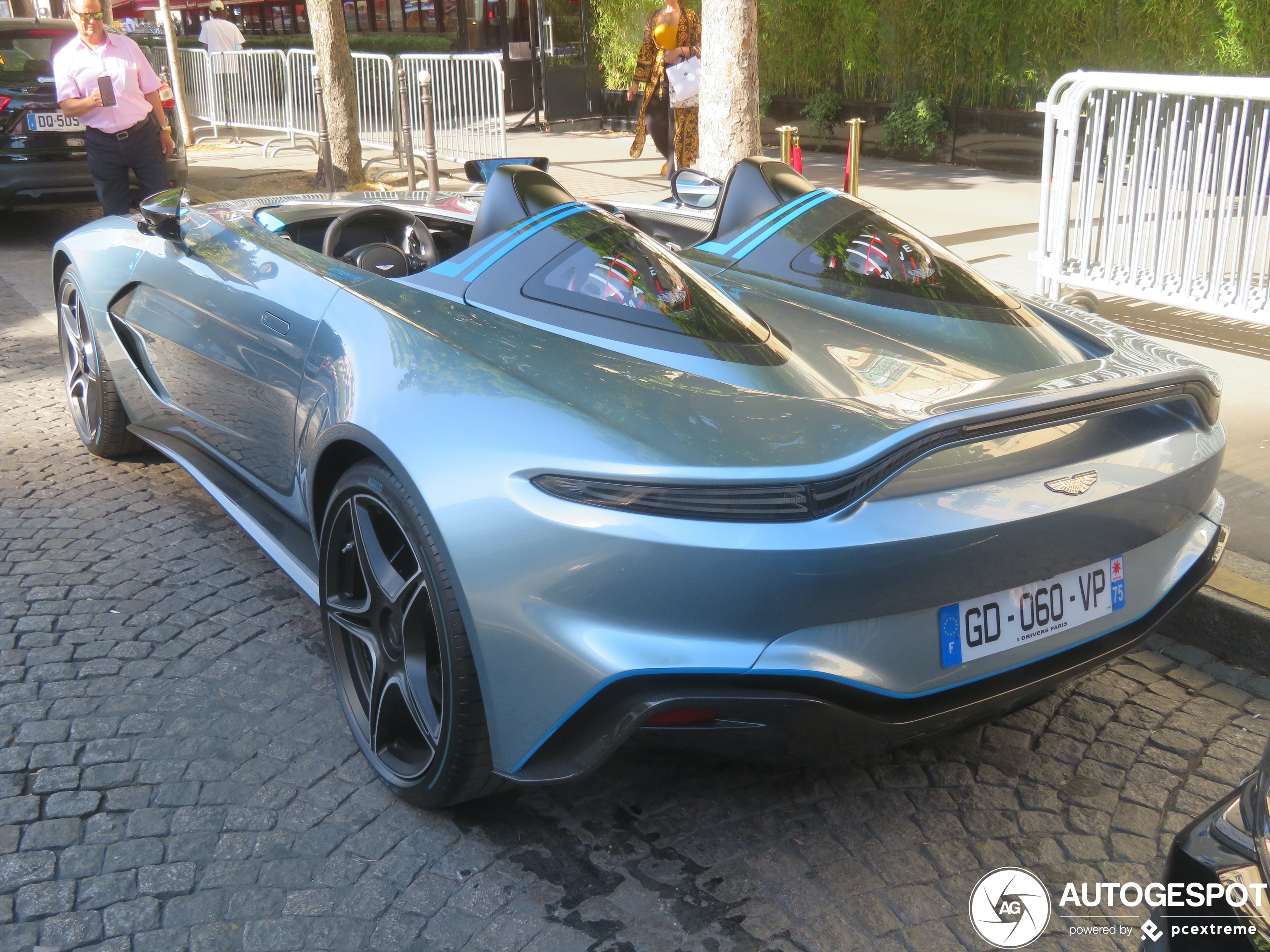 Paris shows the Aston Martin V12 Speedster Top Gun: Maverick Specification for the first time