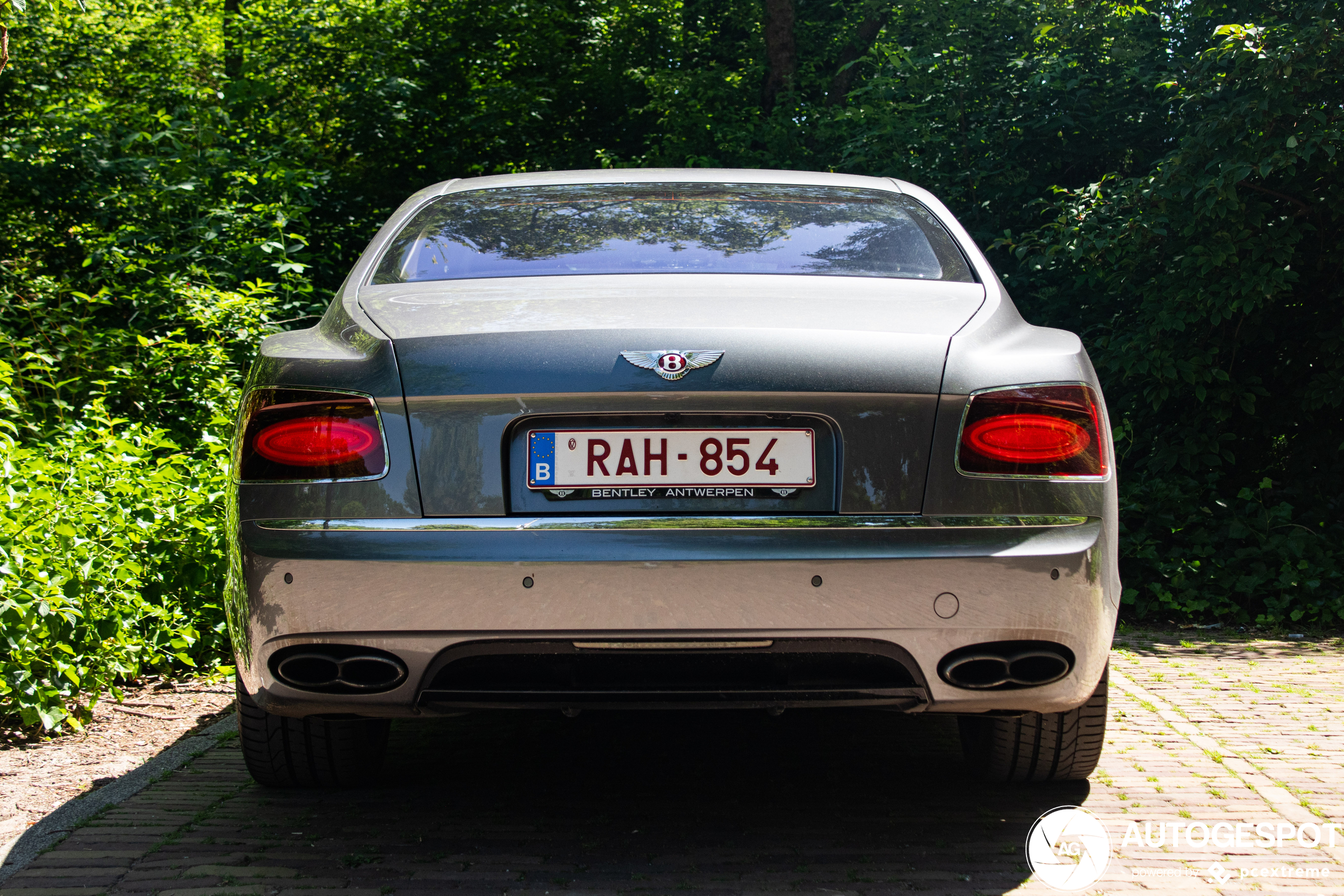 Bentley Flying Spur V8 S