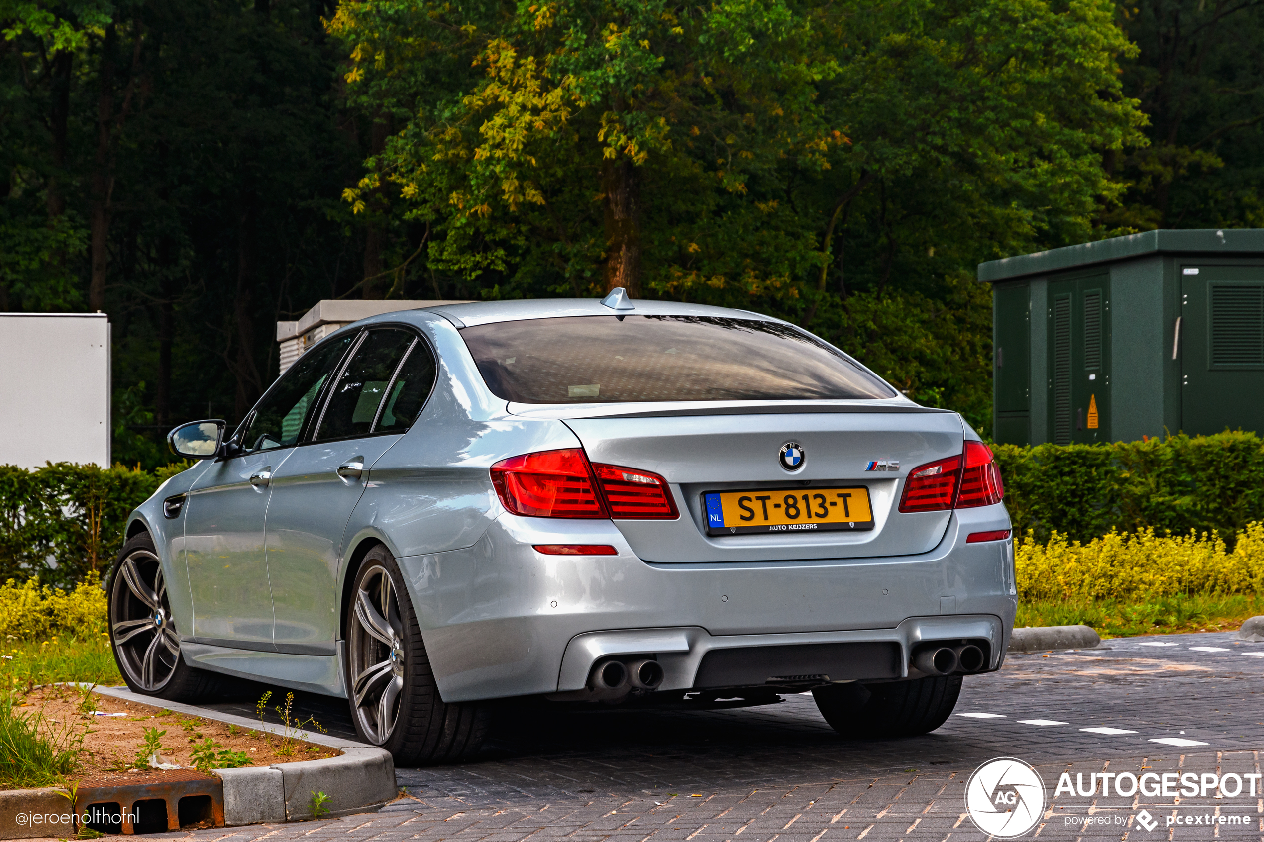 BMW M5 F10 2011