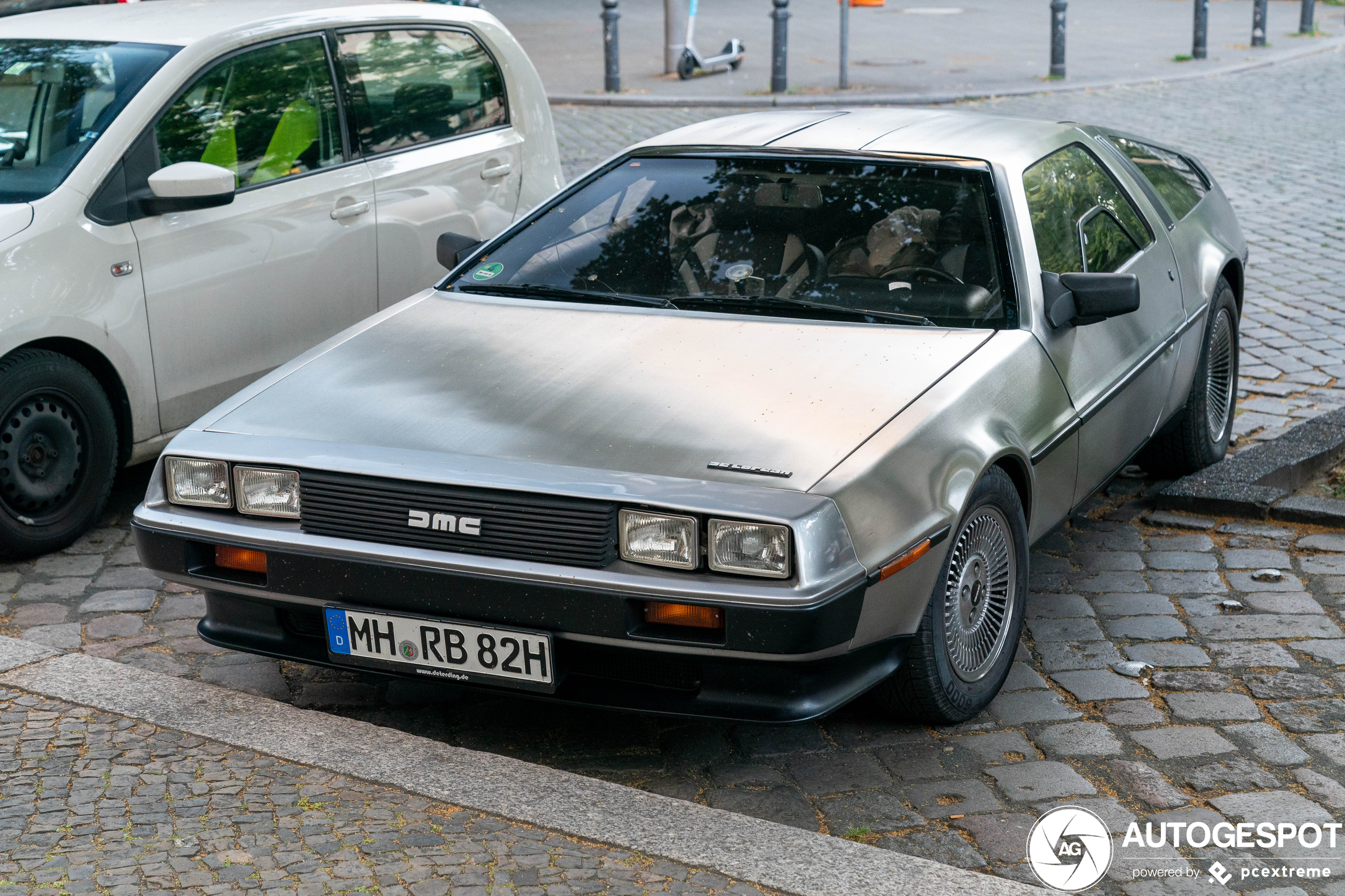 DeLorean DMC-12