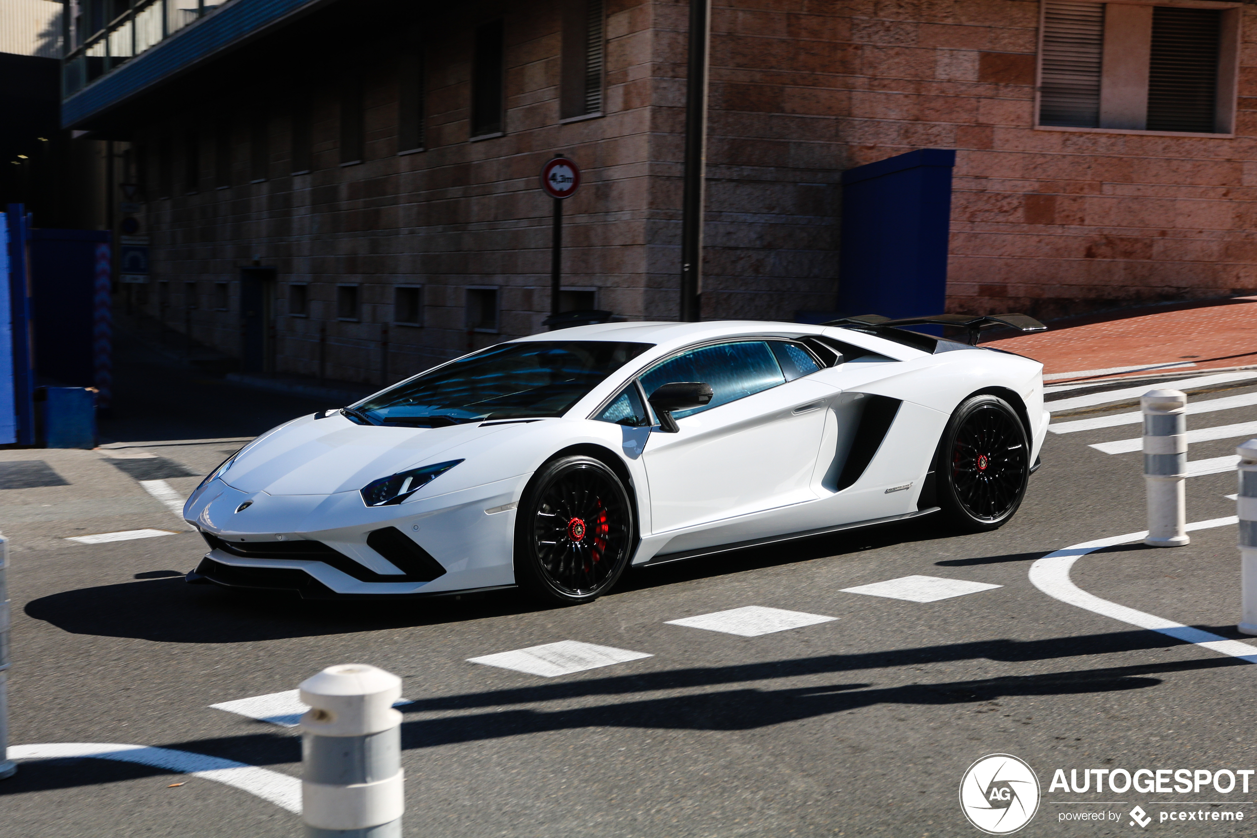 Lamborghini Aventador S LP740-4