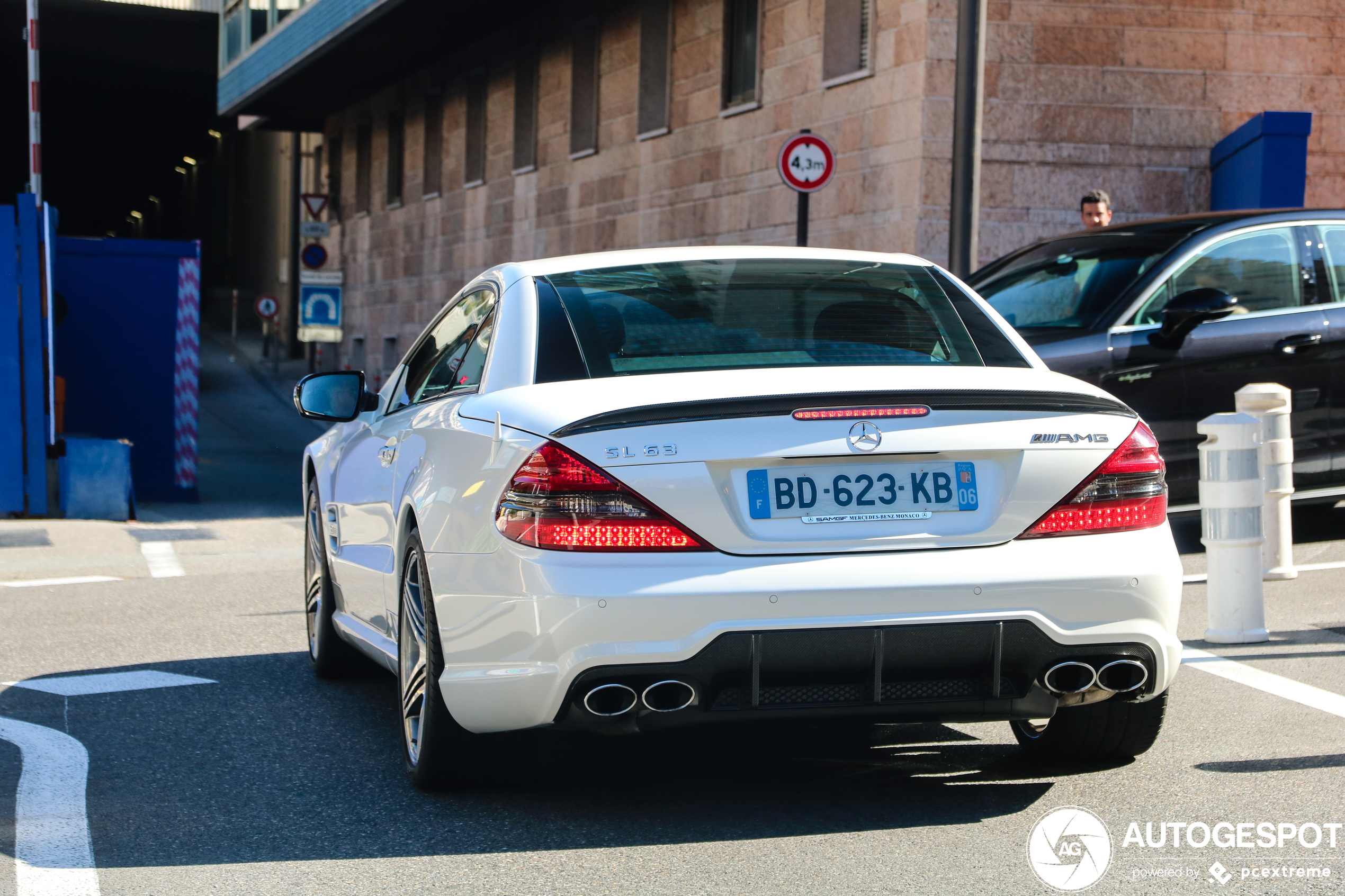 Mercedes-Benz SL 63 AMG