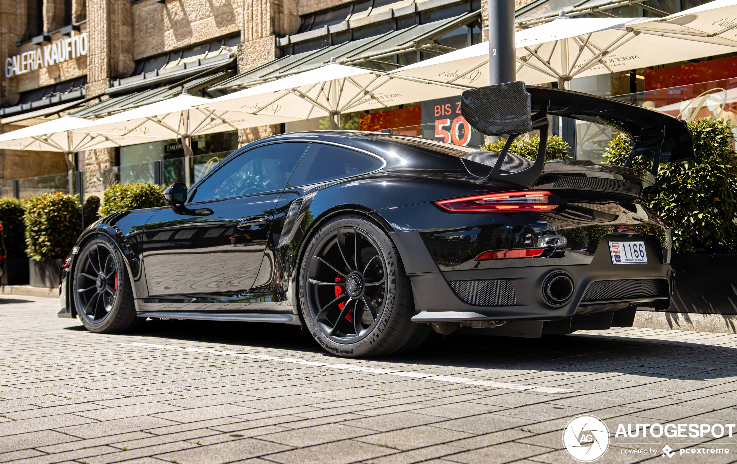 Porsche Manthey Racing 991 GT2 RS MR