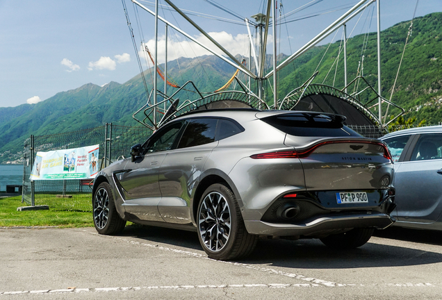 Aston Martin DBX