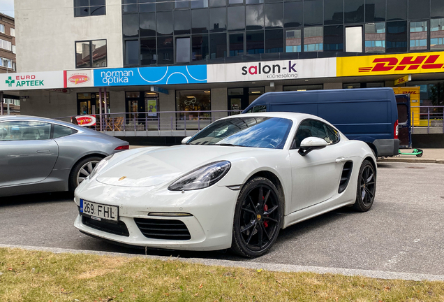 Porsche 718 Cayman S