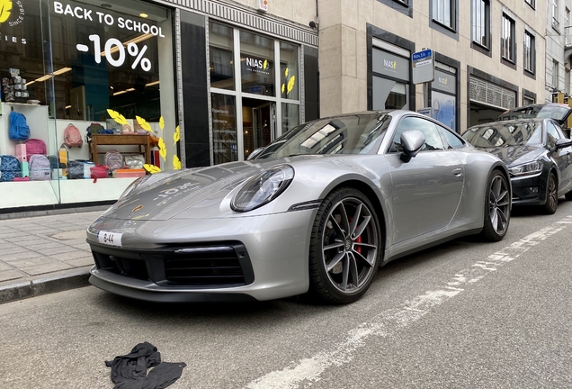 Porsche 992 Carrera 4S