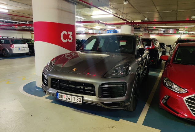 Porsche 9YA Cayenne GTS