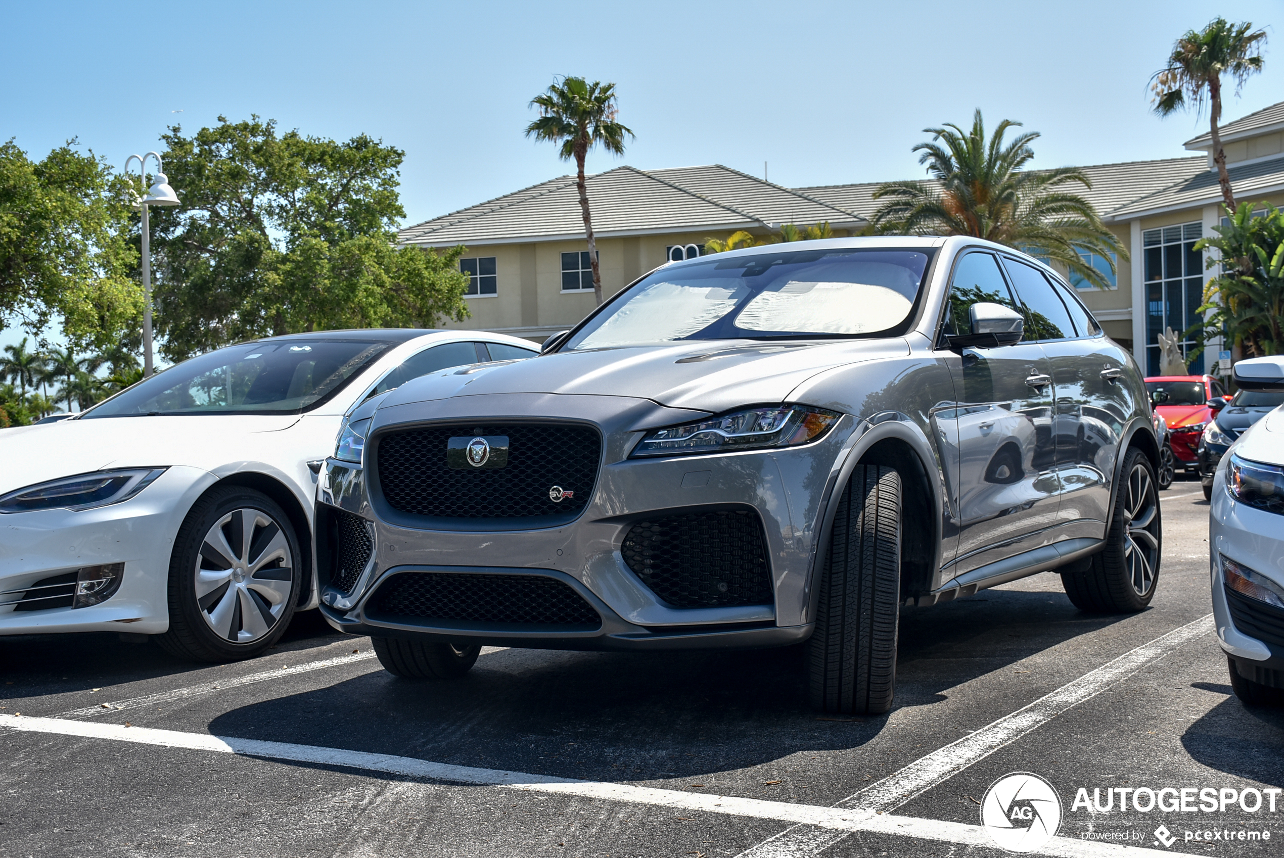 Jaguar F-PACE SVR