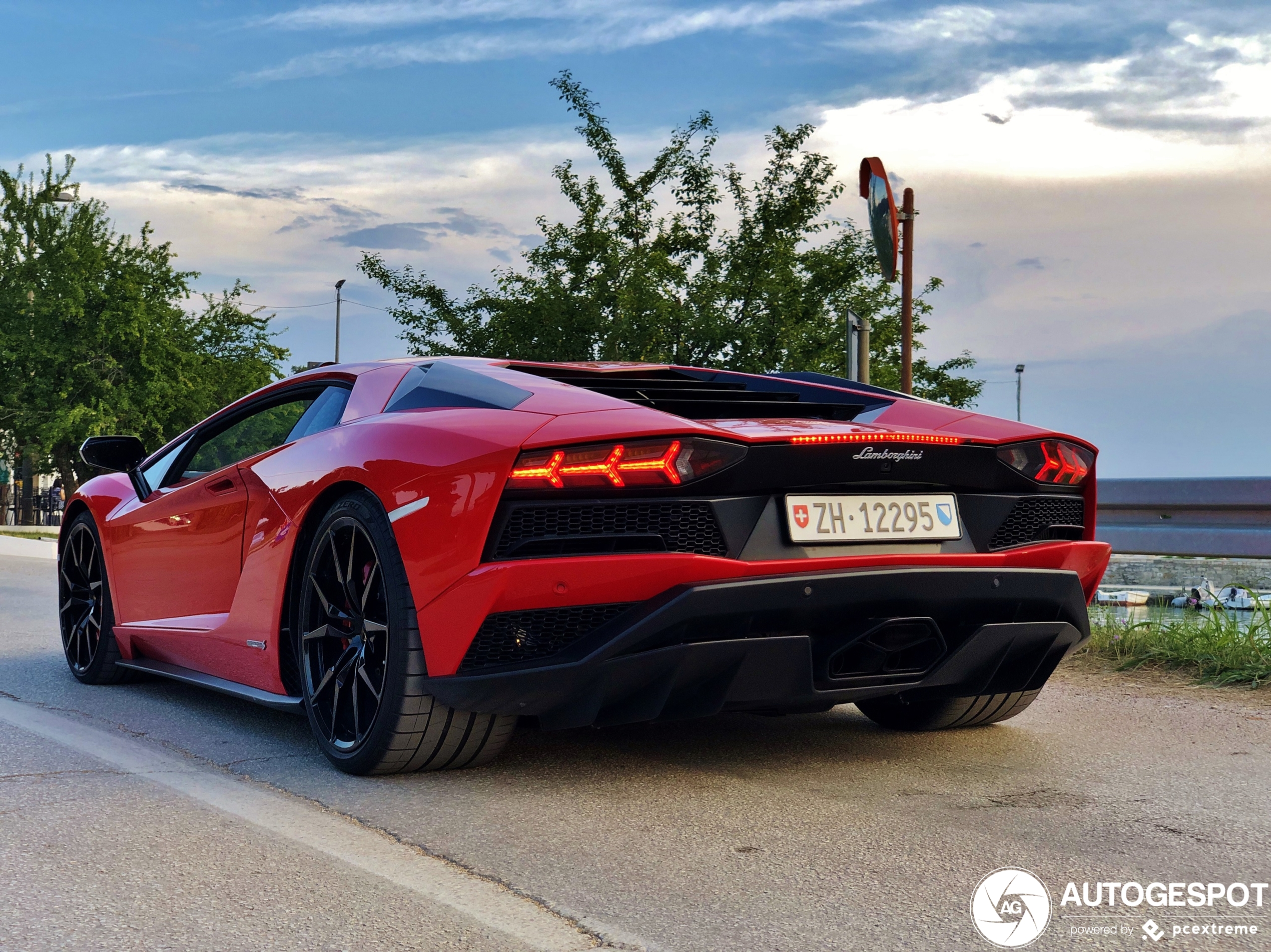 Lamborghini Aventador S LP740-4