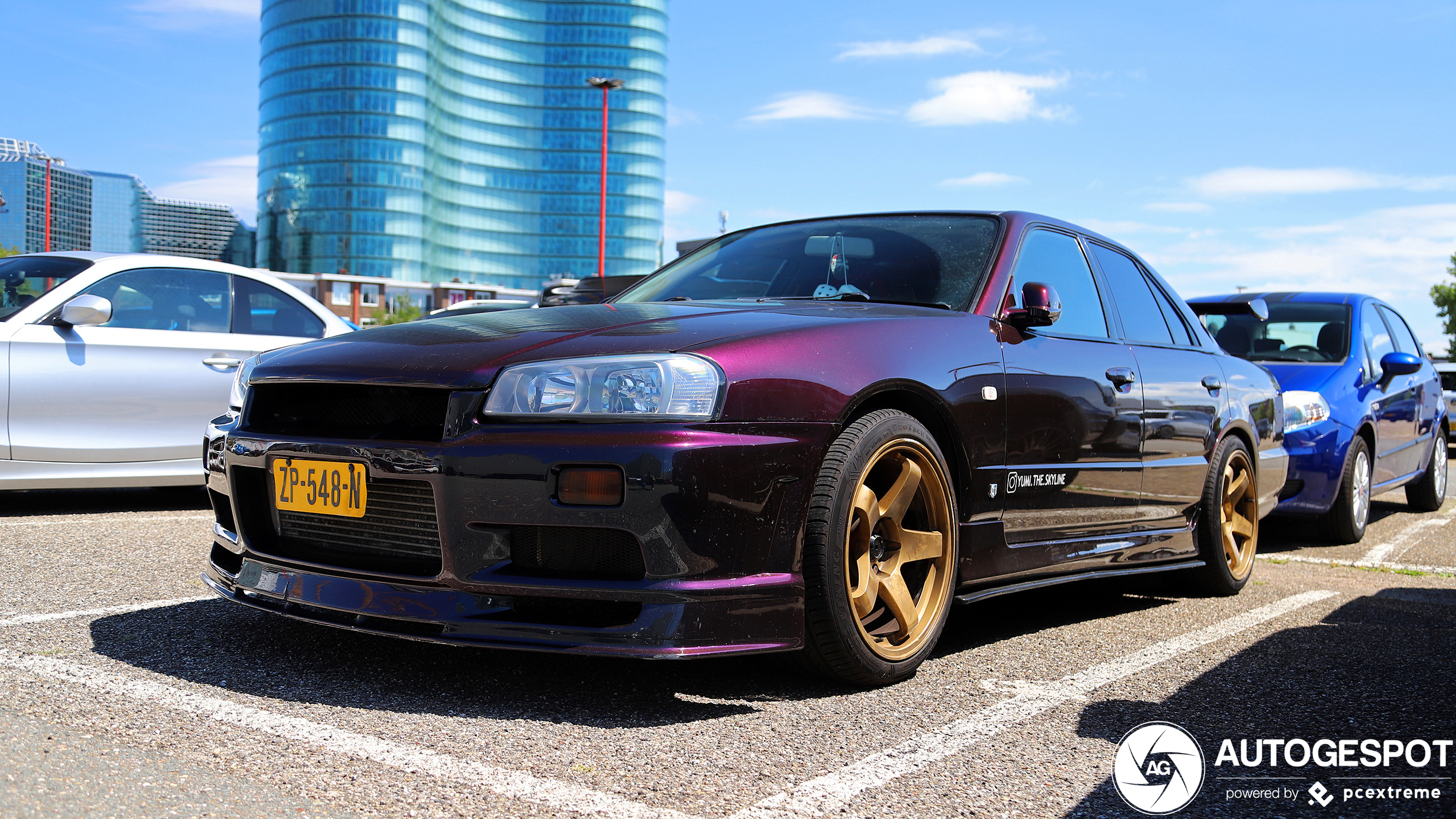 Nissan Skyline R34 Sedan