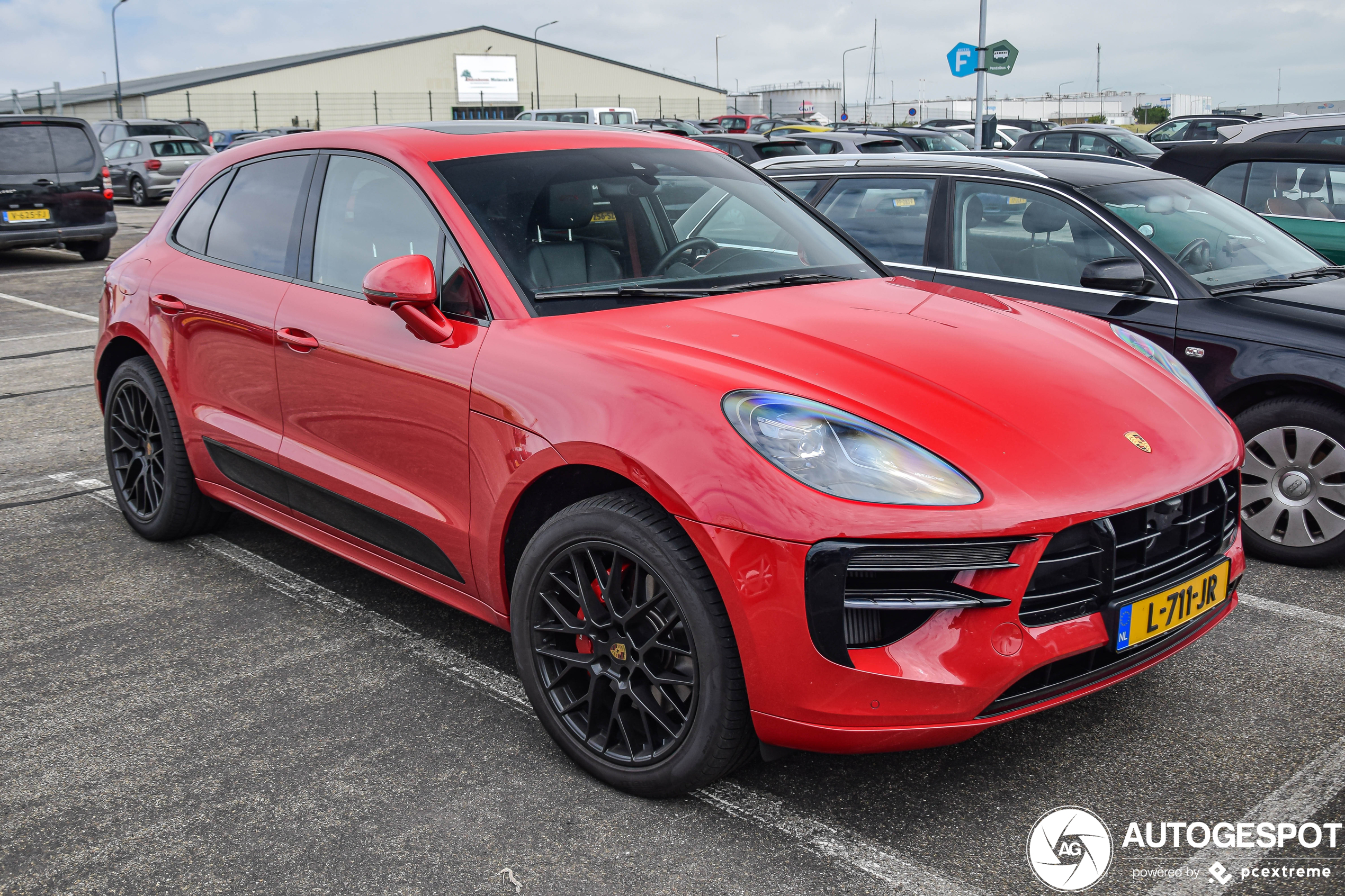 Porsche 95B Macan GTS MkII