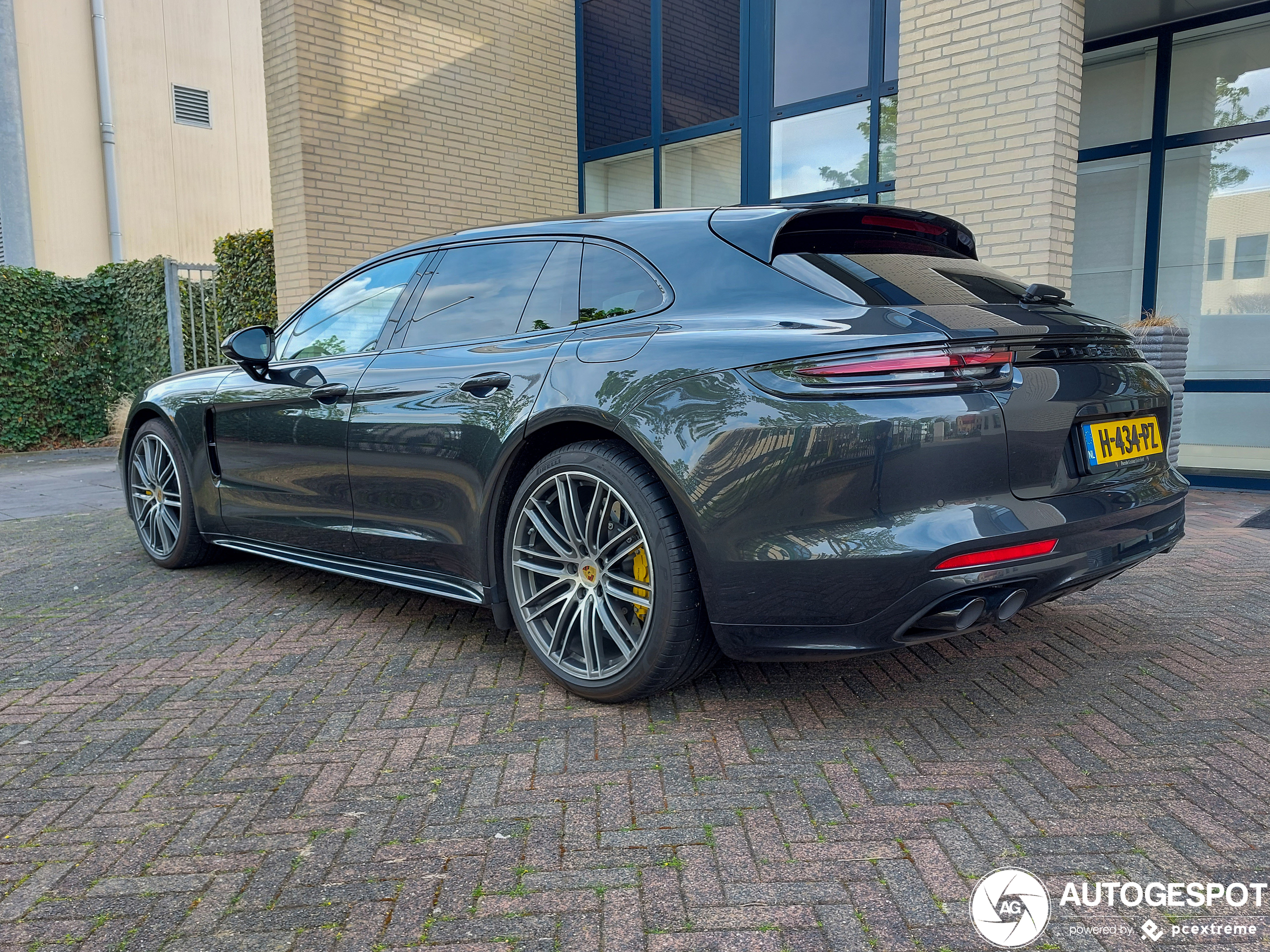 Porsche 971 Panamera Turbo S E-Hybrid Sport Turismo