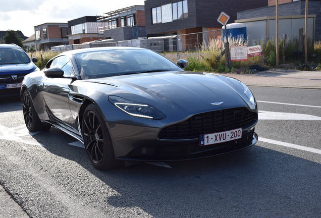 Aston Martin DB11 V8