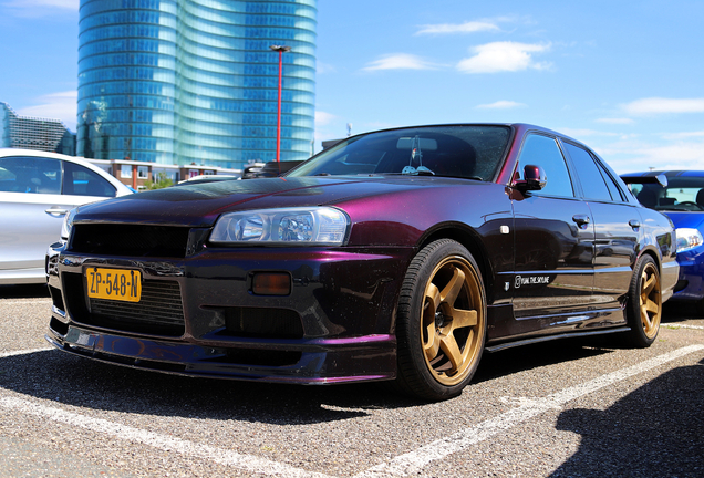 Nissan Skyline R34 Sedan