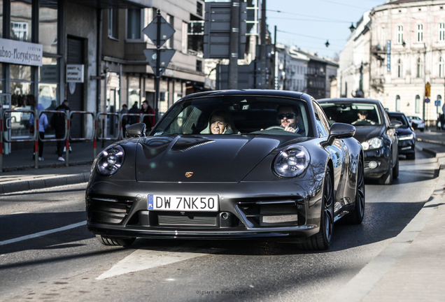 Porsche 992 Carrera 4S