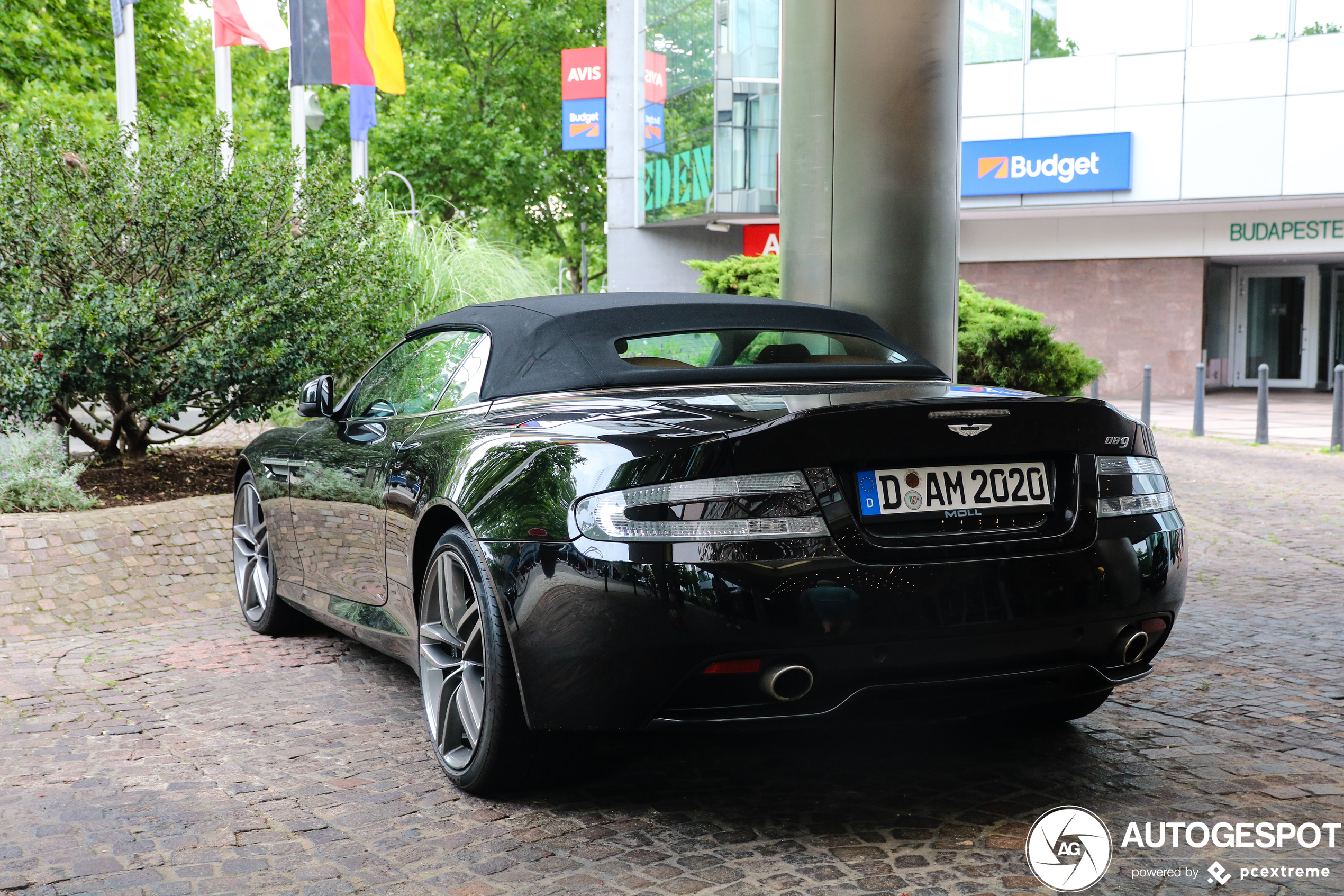 Aston Martin DB9 Volante 2013