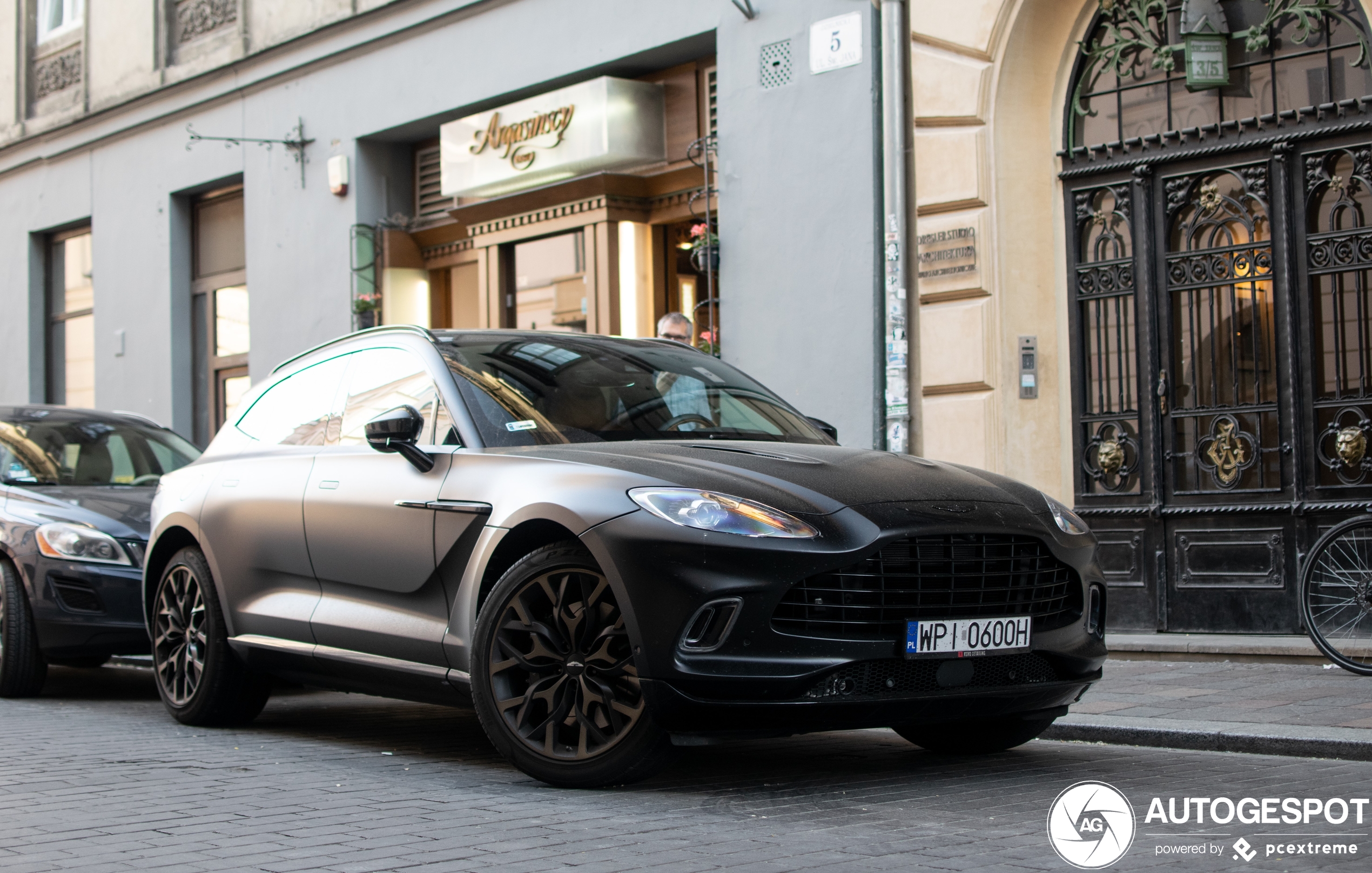 Aston Martin DBX