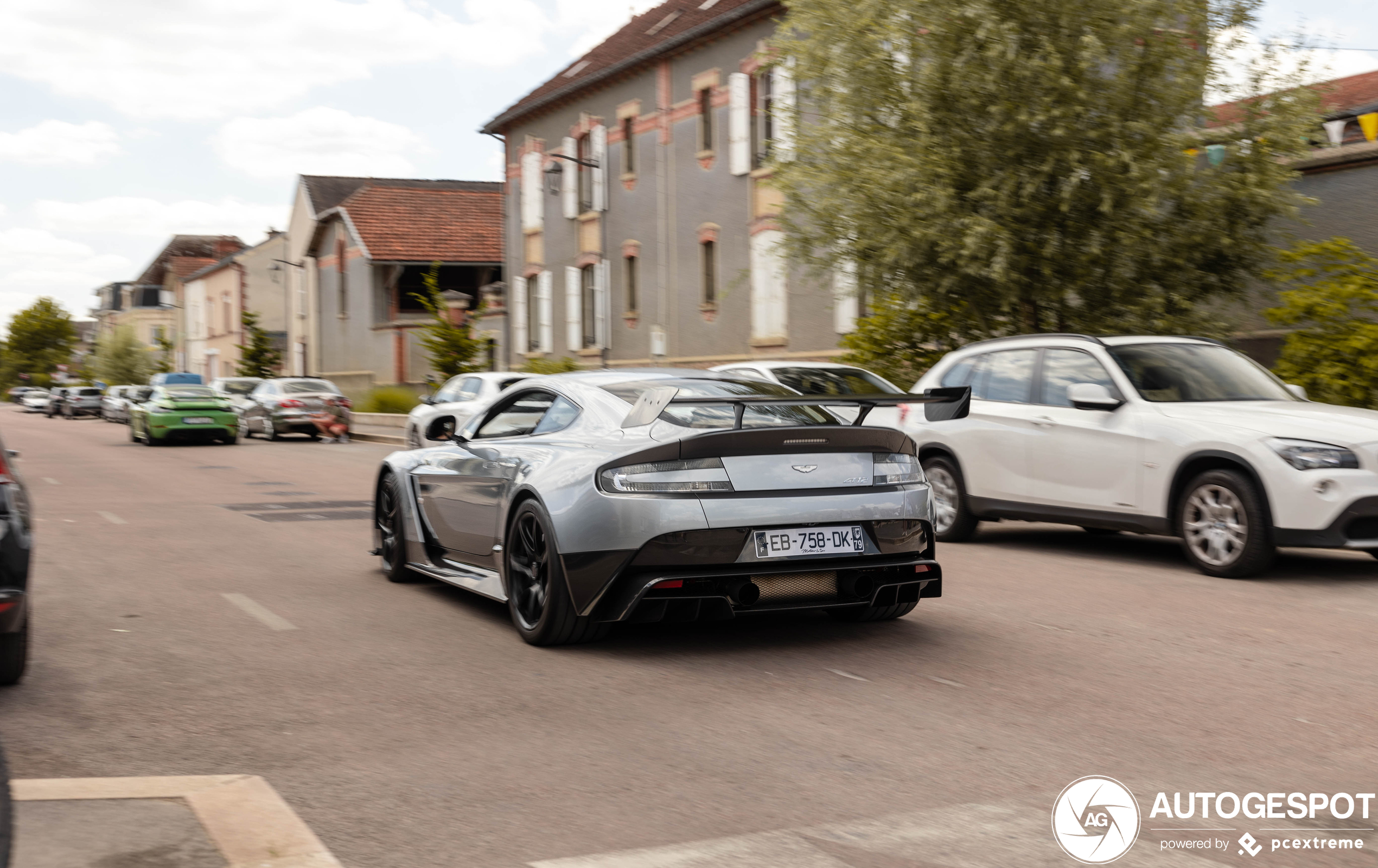 Aston Martin Vantage GT12