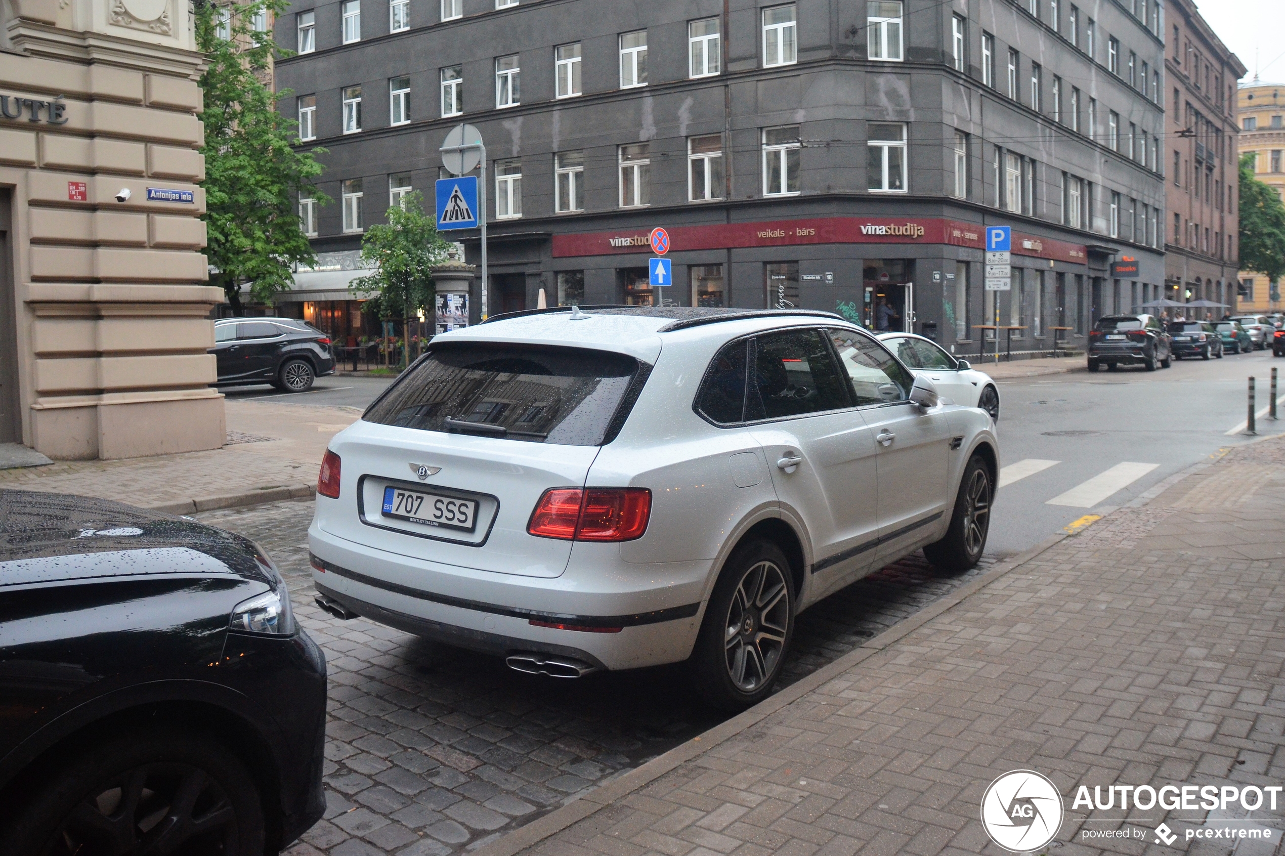 Bentley Bentayga V8