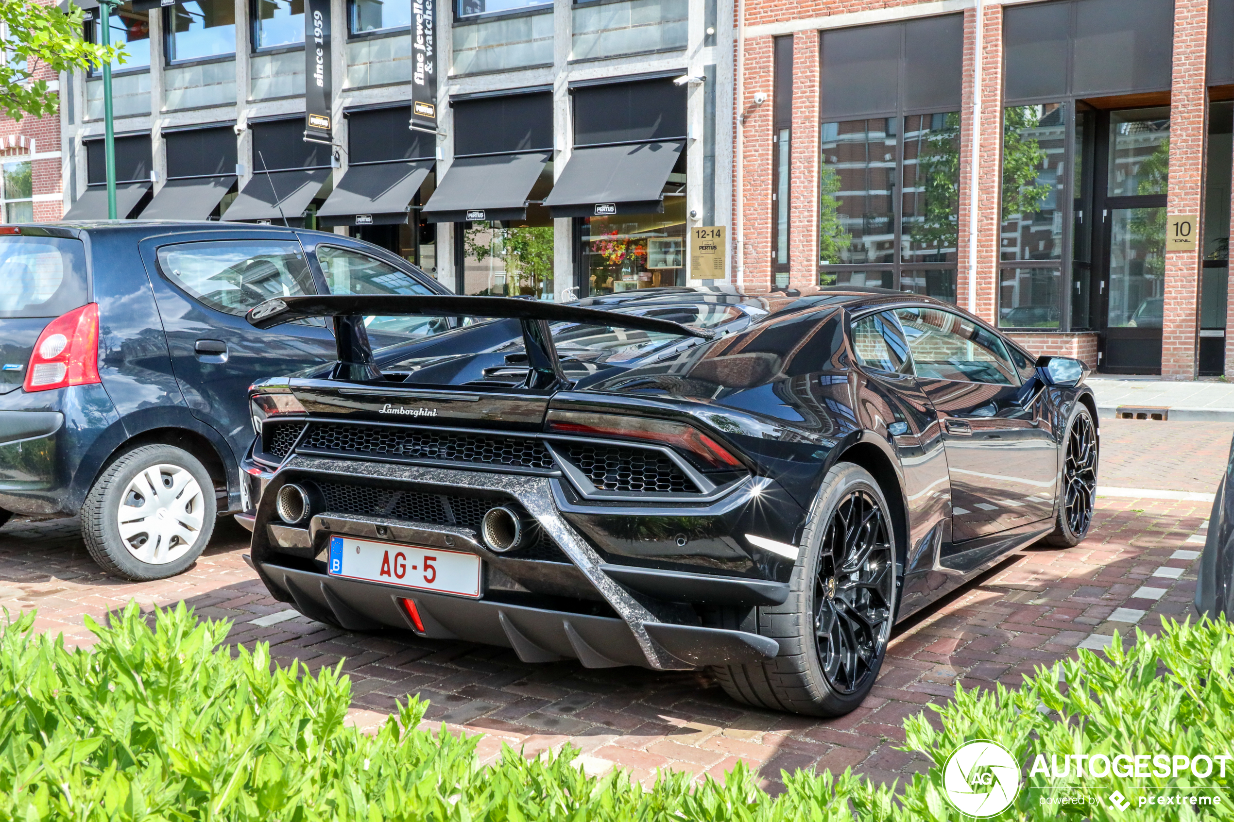 Lamborghini Huracán LP640-4 Performante