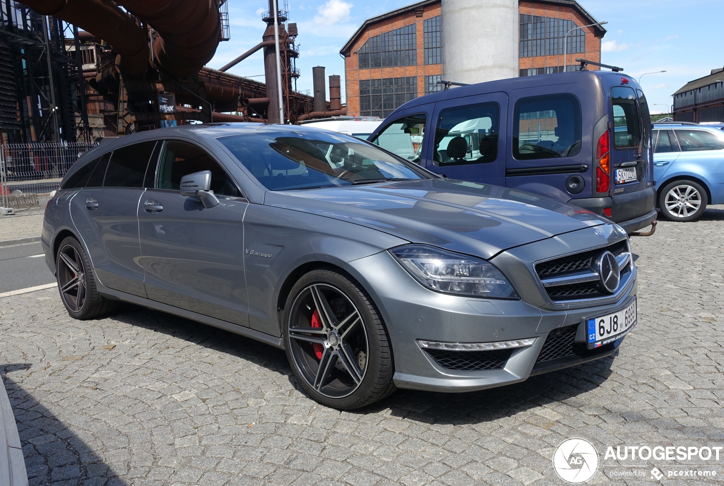 Mercedes-Benz CLS 63 AMG X218 Shooting Brake