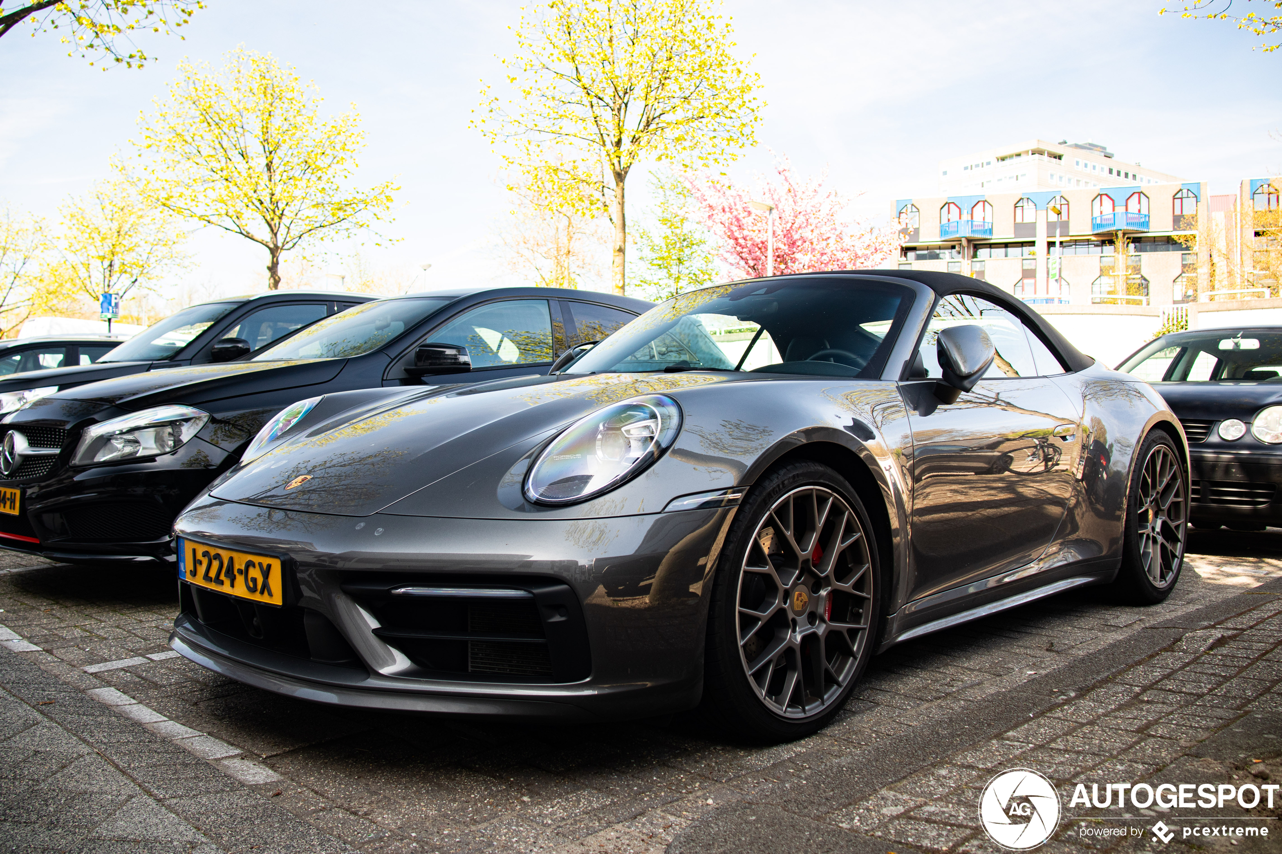 Porsche 992 Carrera 4S Cabriolet