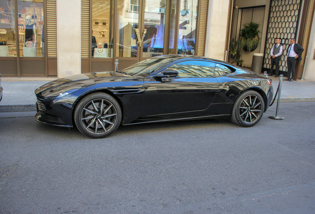 Aston Martin DB11 V8