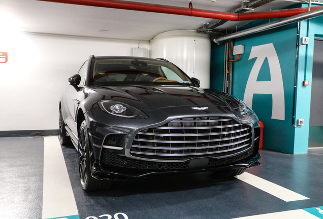 Aston Martin DBX707