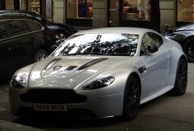 Aston Martin V12 Vantage