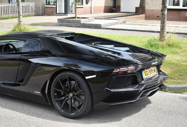 Lamborghini Aventador LP700-4 Roadster