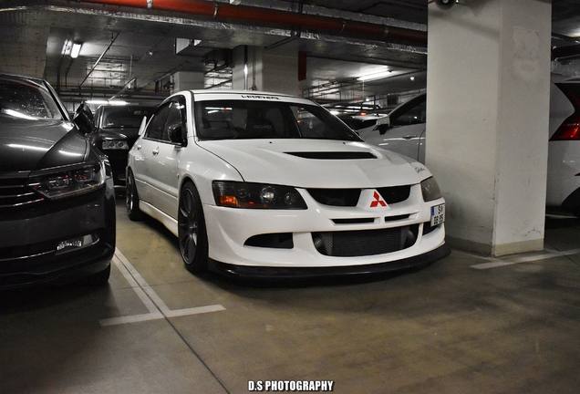 Mitsubishi Lancer Evolution IX RalliArt